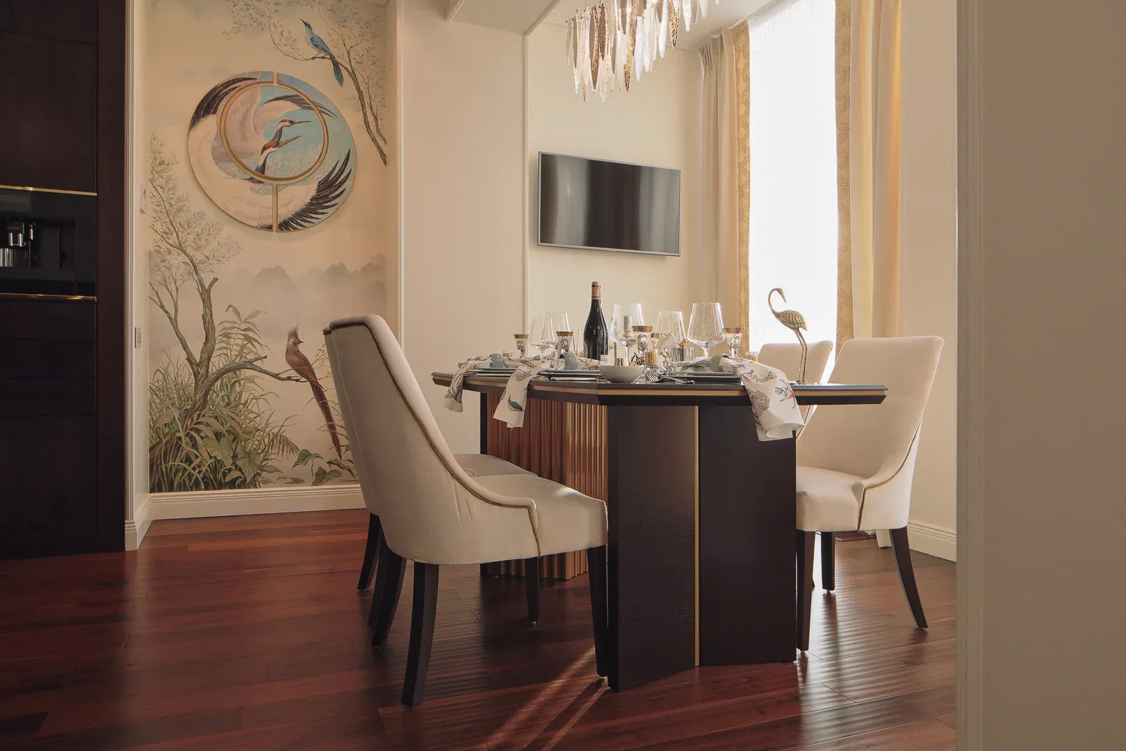 Обеденный стол