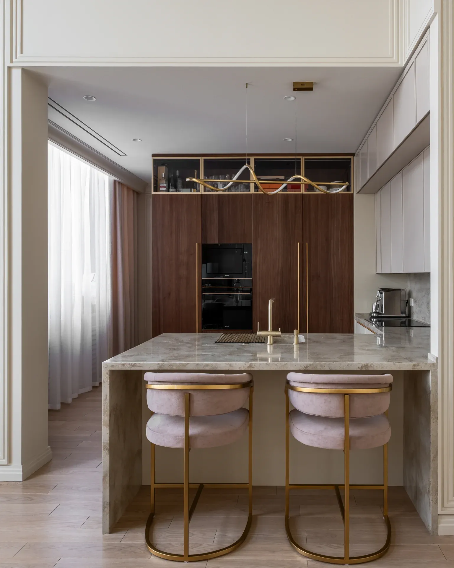 Закрытая часть кухни