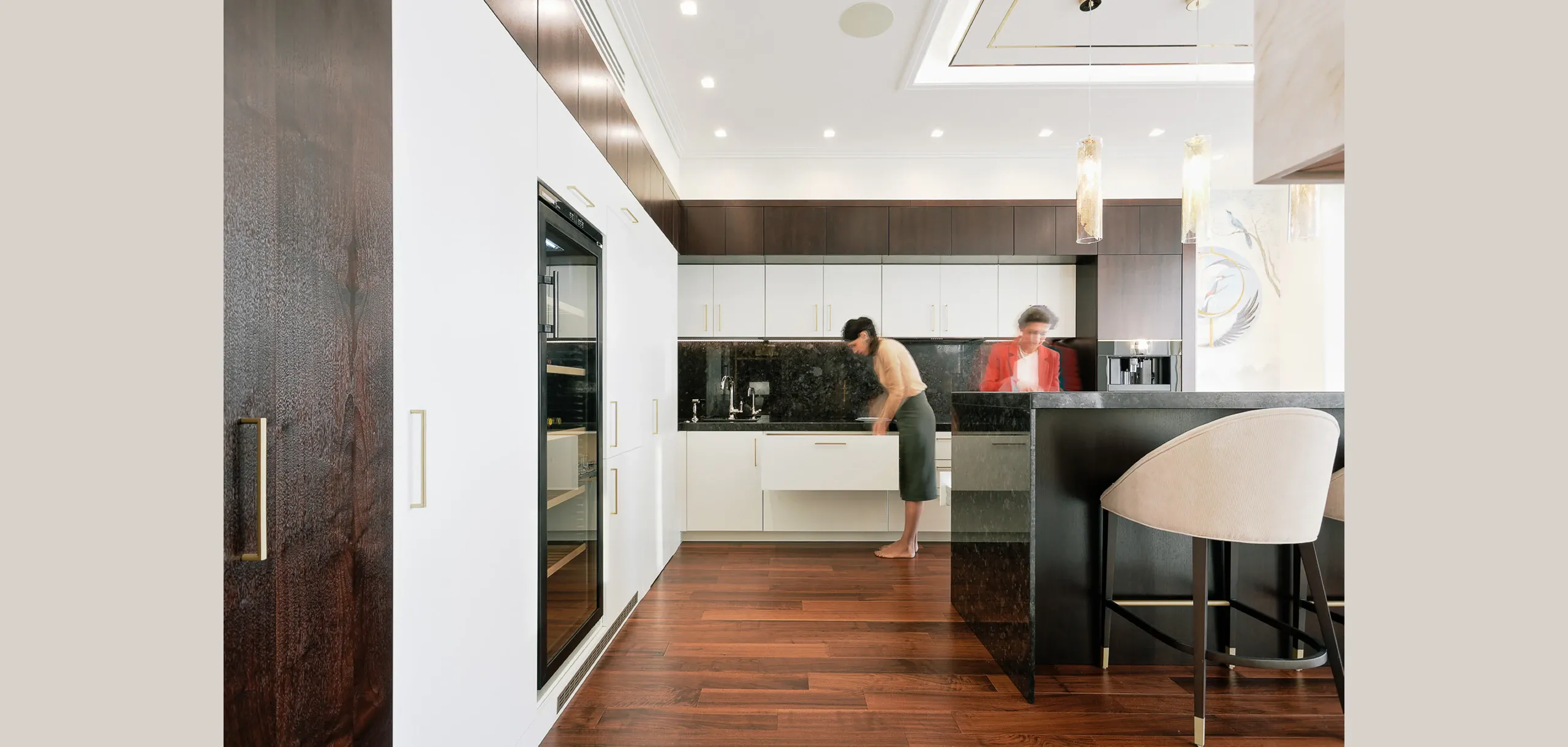 Кухня в зоне гостиной