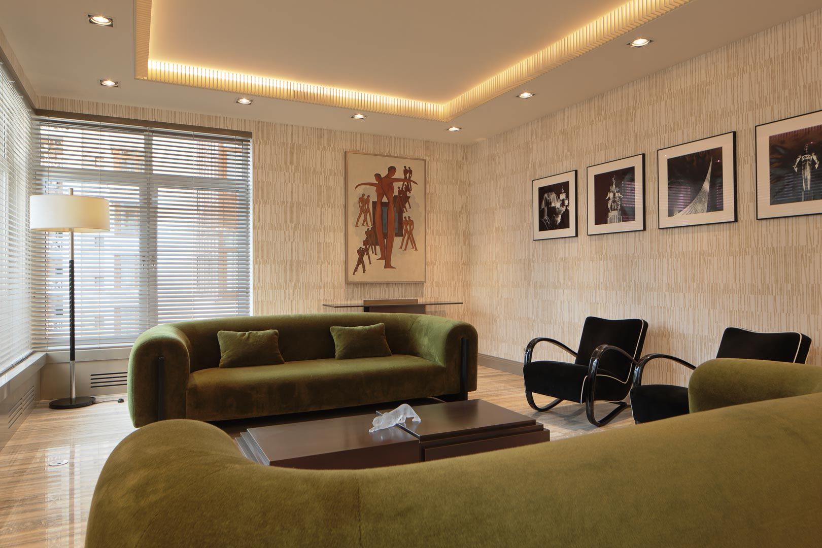 Карниз в гостиной