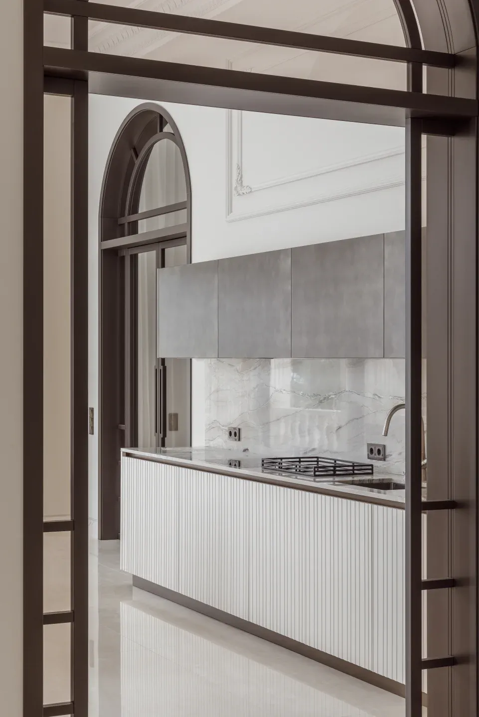 Арочный портал и дверь